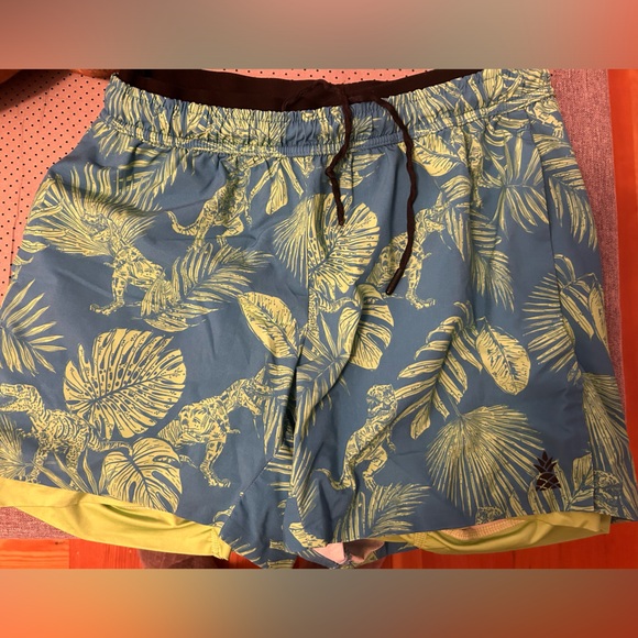 Men’s small chubbies 4 inch seam - Picture 1 of 4